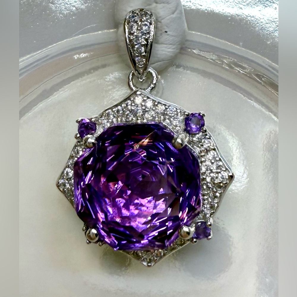 NA2 6.3CT RARE MILLENNIUM ROSE CUT Natural Amethyst Pendant Rhodium plated S925